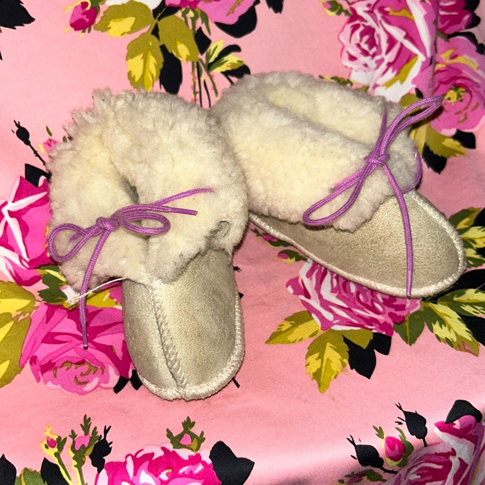 Baby UGG toddler boots bottle Sherpa fold over super cute original vintage 80’s